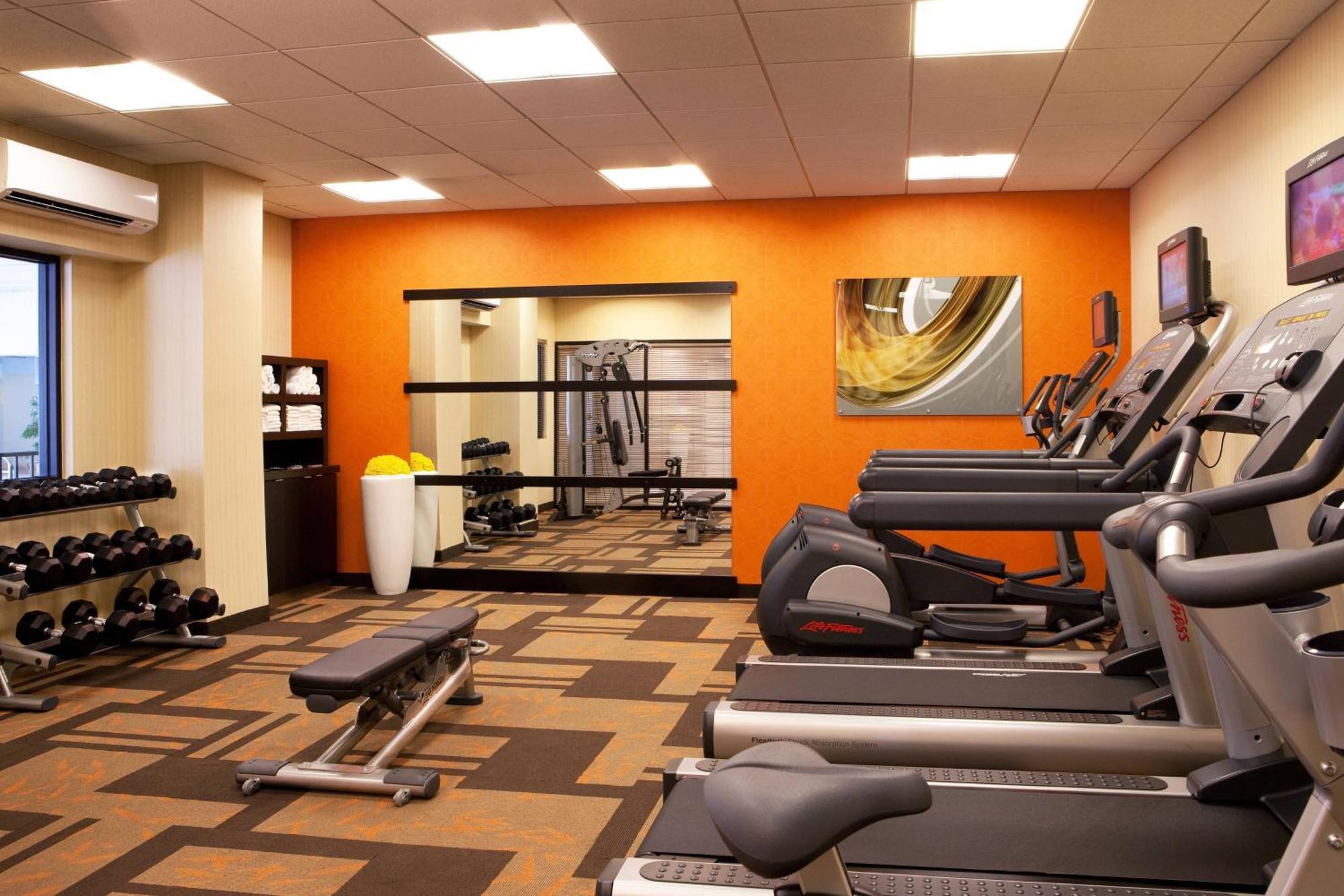 Courtyard By Marriott Alexandria Pentagon South Hotell Eksteriør bilde